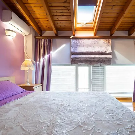 Purple Chania 公寓