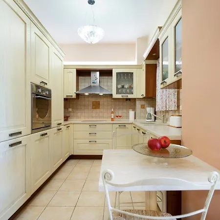 Purple Chania Apartment