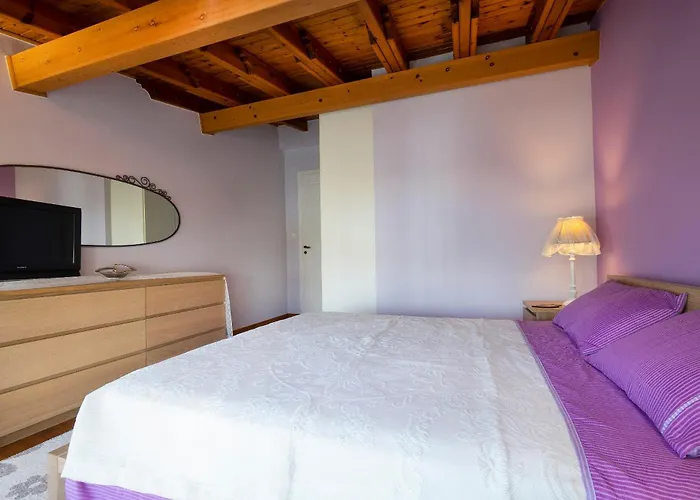 Purple Chania Apartment