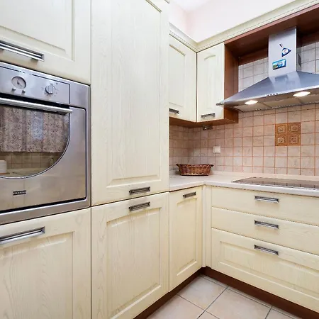 Апартаменти Purple Chania *